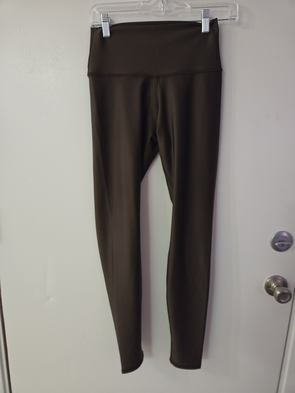 Alo Brown Activewear Set With Crisscross Back - Picture 12 of 12
